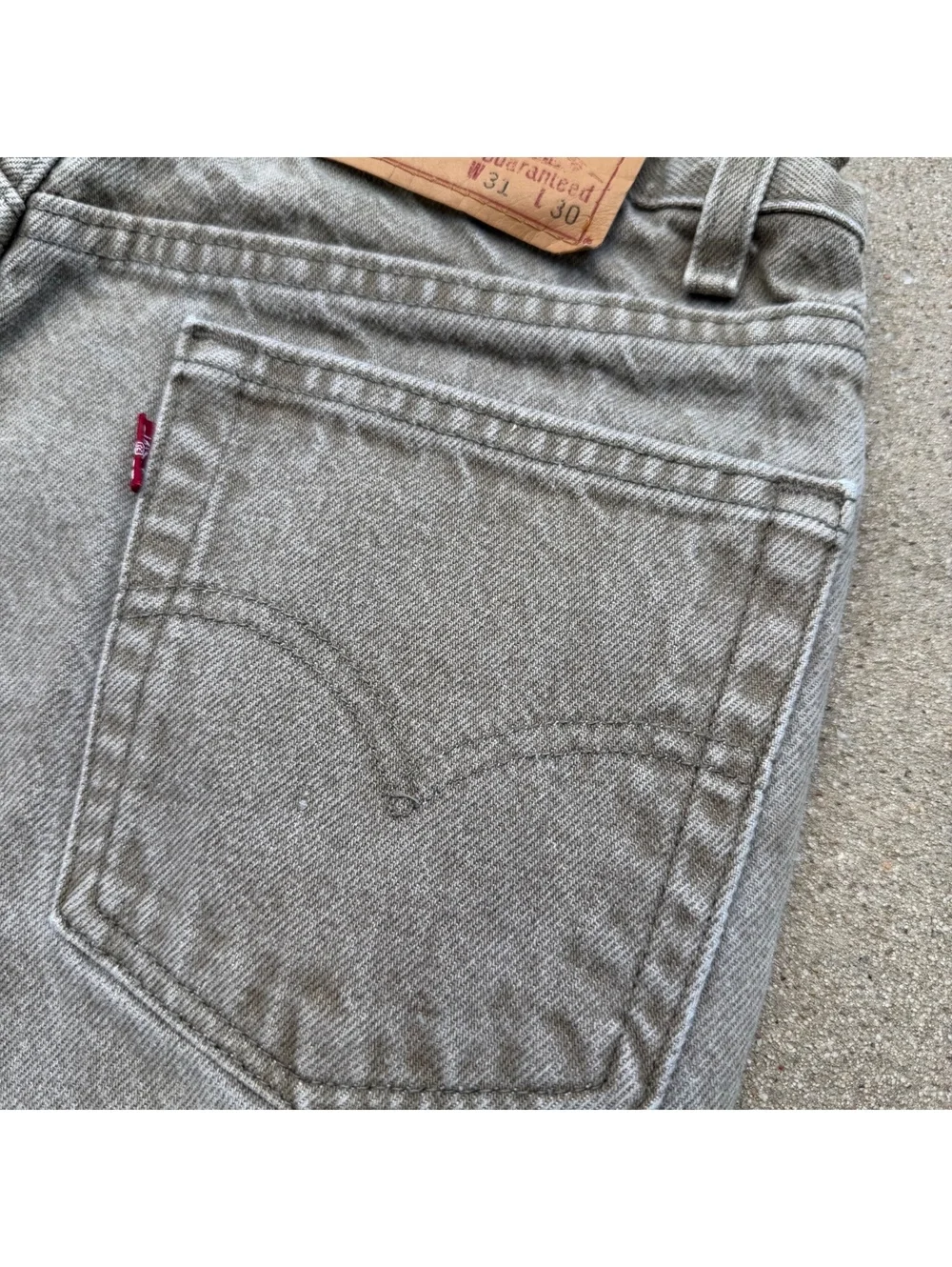Vintage Levi's 550 Jeans Men 31x30 Relaxed Fit Gray Denim Casual Made in U.S.A